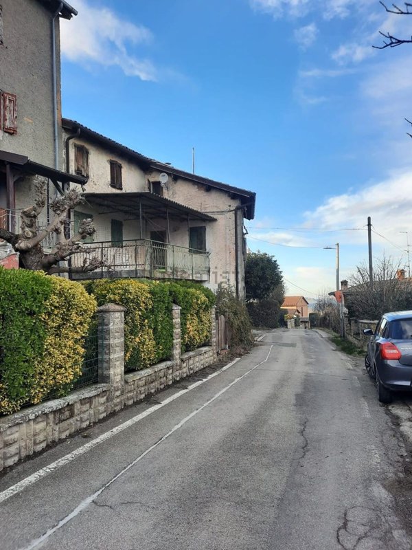 casa indipendente in vendita a Serramazzoni in zona Valle