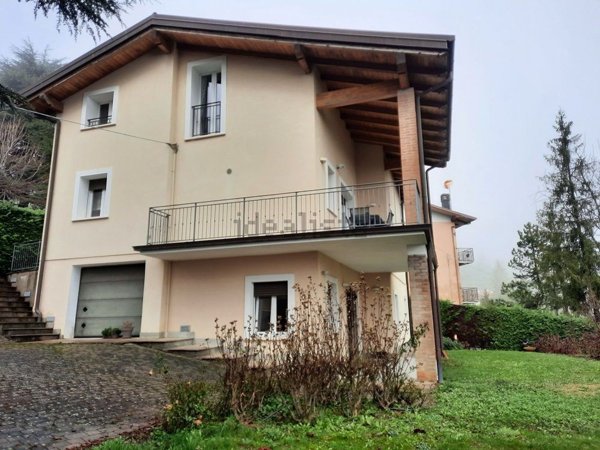 casa indipendente in vendita a Serramazzoni in zona Ligorzano