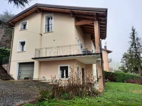casa indipendente in vendita a Serramazzoni in zona Ligorzano