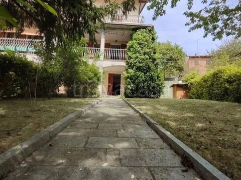 casa indipendente in vendita a Serramazzoni in zona Ligorzano