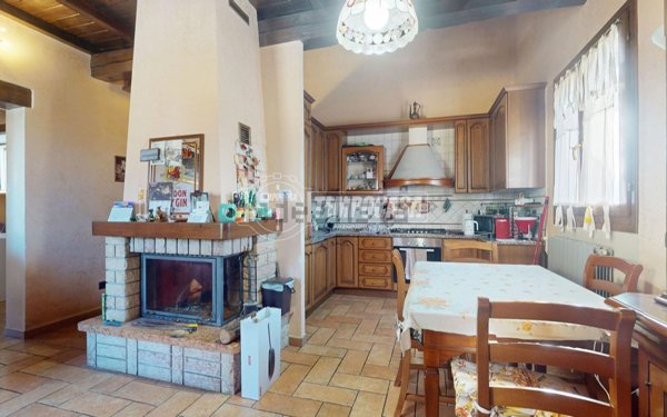 appartamento in vendita a Serramazzoni in zona Valle