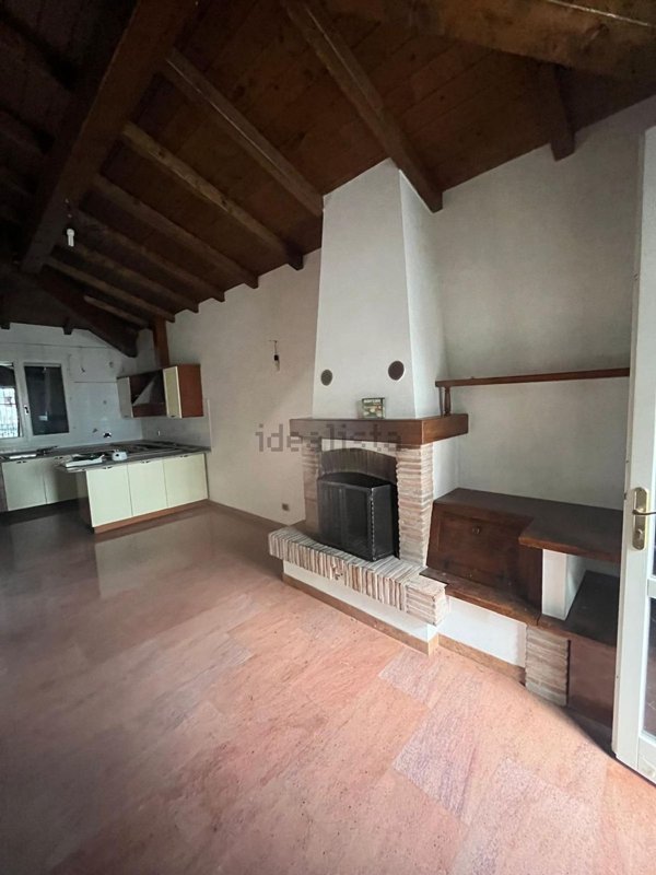 casa indipendente in vendita a Serramazzoni in zona Ligorzano
