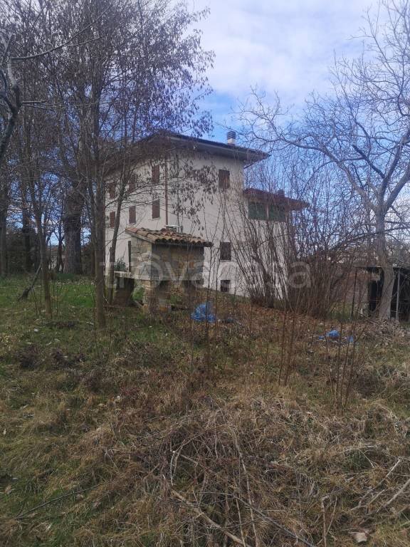 casa indipendente in vendita a Serramazzoni in zona Pompeano
