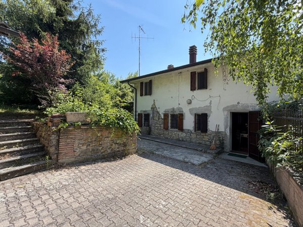 quadrivano in vendita a Serramazzoni in zona Ligorzano