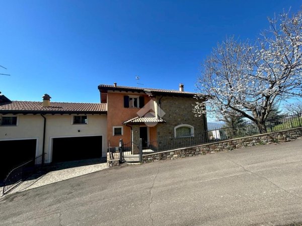 casa indipendente in vendita a Serramazzoni in zona Ligorzano