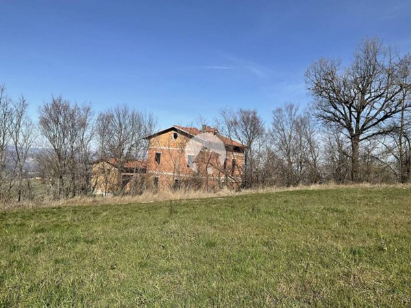 azienda agricola in vendita a Serramazzoni