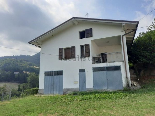 casa indipendente in vendita a Serramazzoni in zona Valle