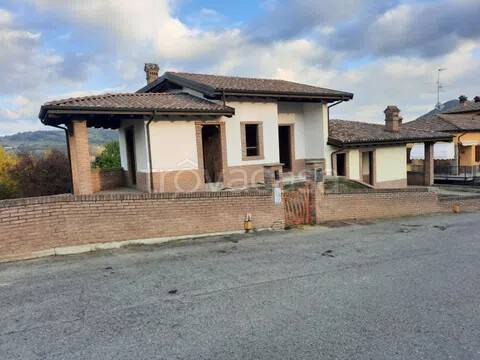 casa indipendente in vendita a Serramazzoni in zona Pazzano
