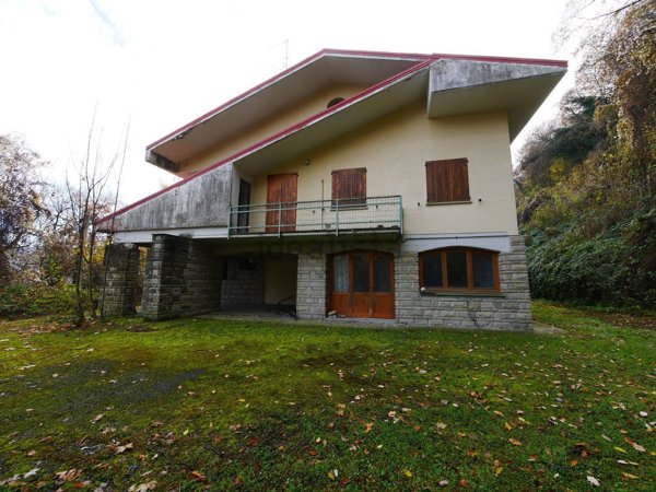 casa indipendente in vendita a Serramazzoni in zona Ligorzano