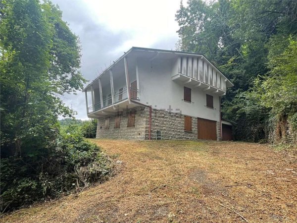 casa indipendente in vendita a Serramazzoni in zona Ligorzano
