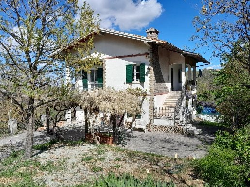 casa indipendente in vendita a Serramazzoni in zona Pazzano