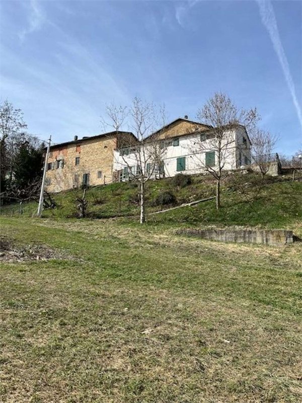 quadrivano in vendita a Serramazzoni in zona Ligorzano