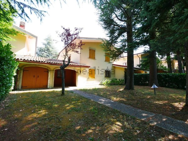 casa indipendente in vendita a Serramazzoni in zona Faeto