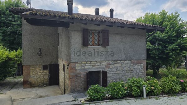 casa indipendente in vendita a Serramazzoni in zona Riccò
