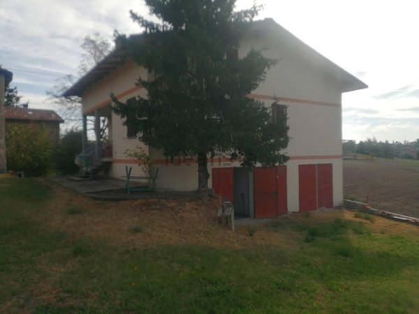 casa indipendente in vendita a Serramazzoni in zona Ligorzano