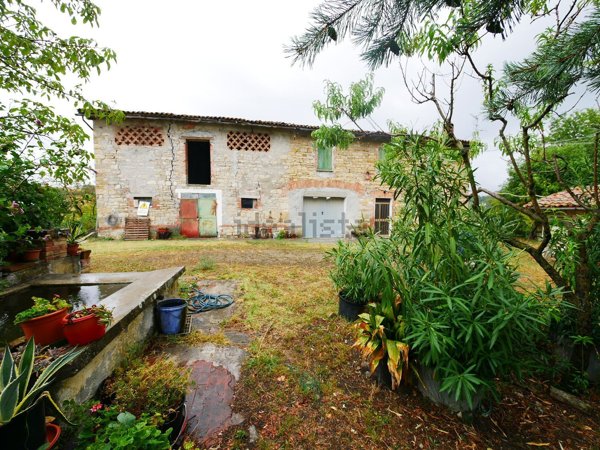 appartamento in vendita a Serramazzoni in zona Valle