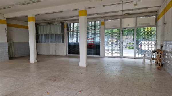 negozio in vendita a Serramazzoni in zona Ligorzano
