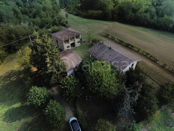 appartamento in vendita a Serramazzoni in zona Valle