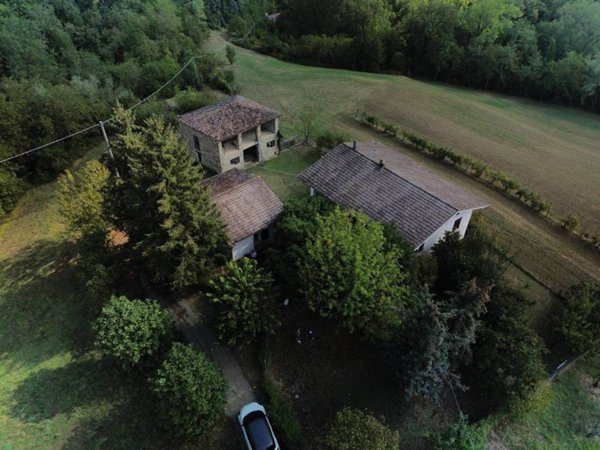 casa indipendente in vendita a Serramazzoni in zona Valle