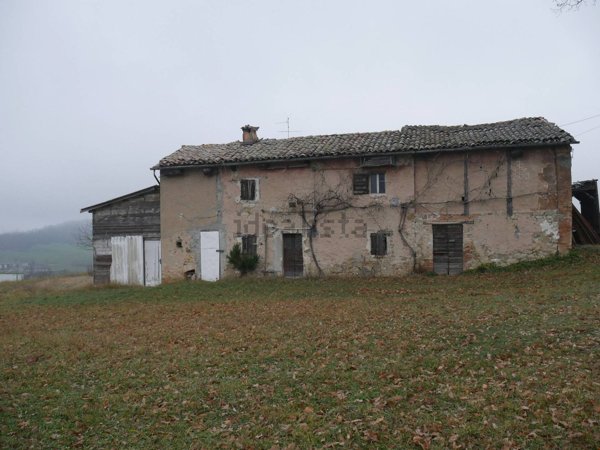 casale in vendita a Serramazzoni