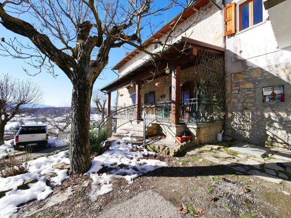 appartamento in vendita a Serramazzoni in zona Ligorzano