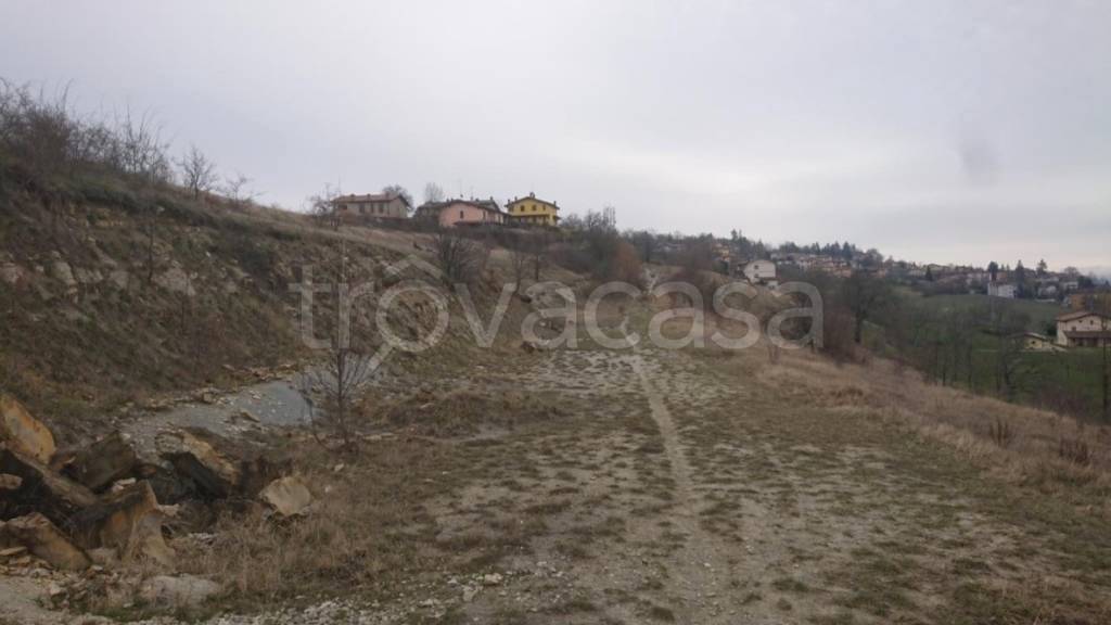 terreno in vendita a Serramazzoni in zona Ligorzano