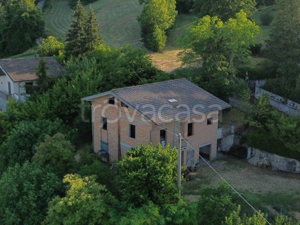 casa indipendente in vendita a Serramazzoni in zona Ligorzano