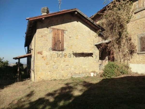 casale in vendita a Serramazzoni in zona Monfestino