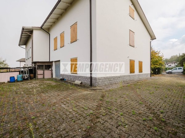 casa indipendente in vendita a Serramazzoni in zona Ligorzano
