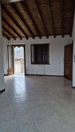 appartamento in vendita a Sestola in zona Roncoscaglia