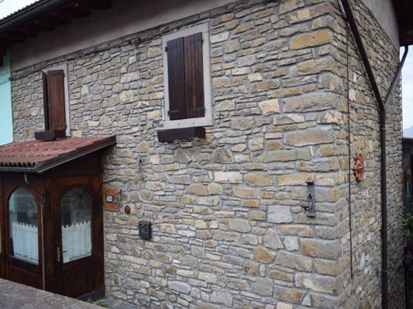 casa indipendente in vendita a Sestola in zona Casine