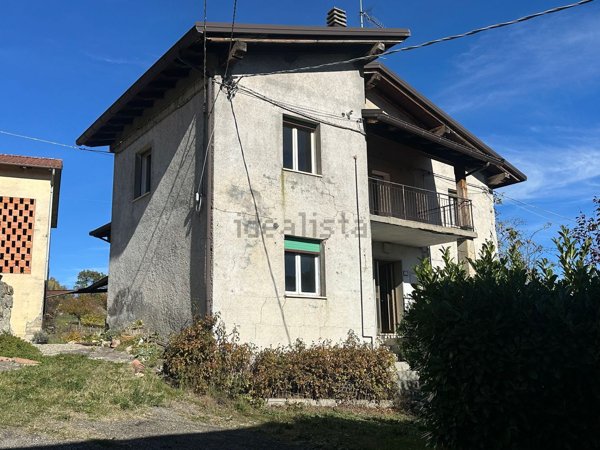 esavano in vendita a Sestola in zona Casine