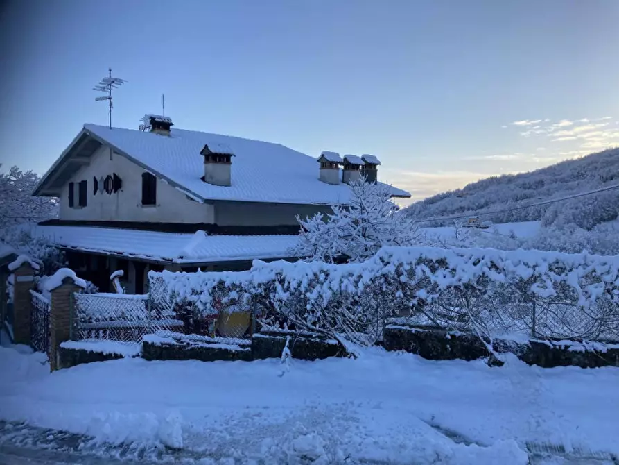 casa indipendente in vendita a Sestola in zona Vesale