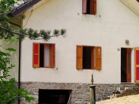 casa indipendente in vendita a Sestola in zona Pian del Falco