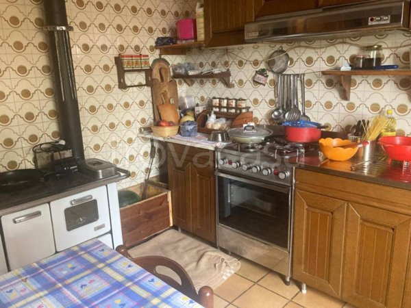 casa indipendente in vendita a Sestola in zona Vesale