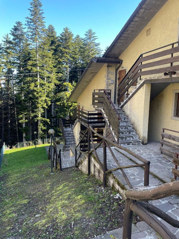 appartamento in vendita a Sestola in zona Pian del Falco