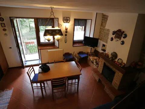 appartamento in vendita a Sestola in zona Roncoscaglia