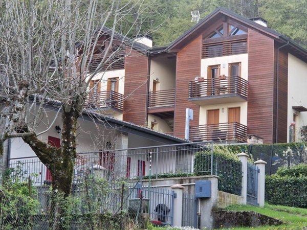 appartamento in vendita a Sestola in zona Roncoscaglia