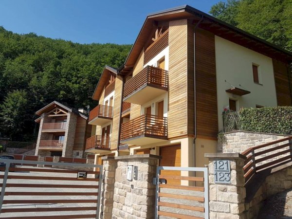 appartamento in vendita a Sestola in zona Roncoscaglia