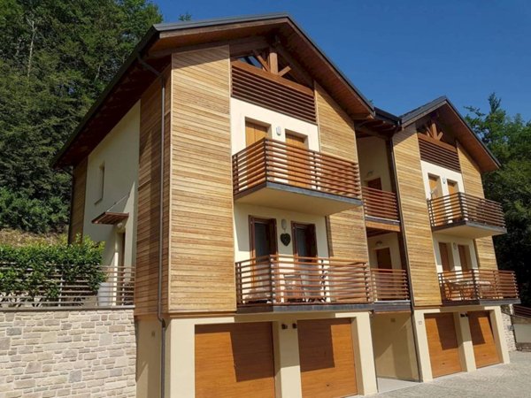 appartamento in vendita a Sestola in zona Roncoscaglia