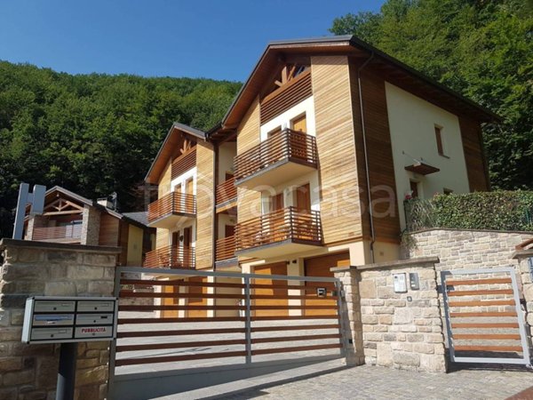 appartamento in vendita a Sestola in zona Roncoscaglia