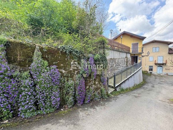 casa indipendente in vendita a Sestola in zona Vesale