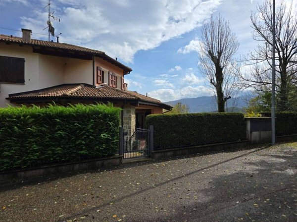 casa indipendente in vendita a Sestola