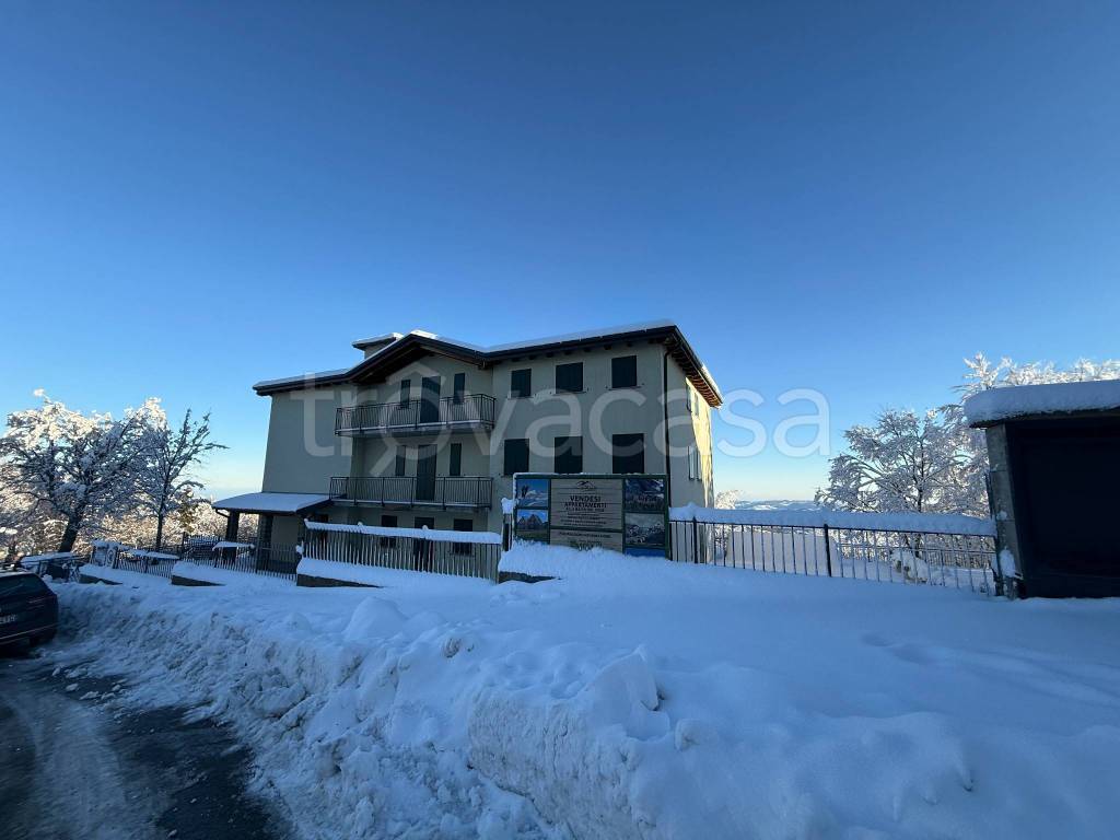 appartamento in vendita a Sestola in zona Pian del Falco