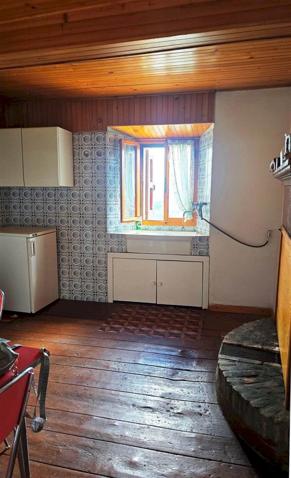 casa semindipendente in vendita a Sestola in zona Roncoscaglia
