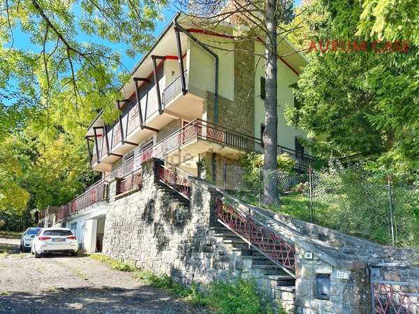 casa indipendente in vendita a Sestola in zona Vesale