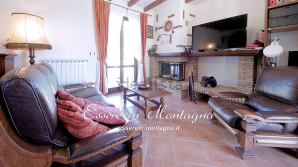 casa indipendente in vendita a Sestola in zona Vesale