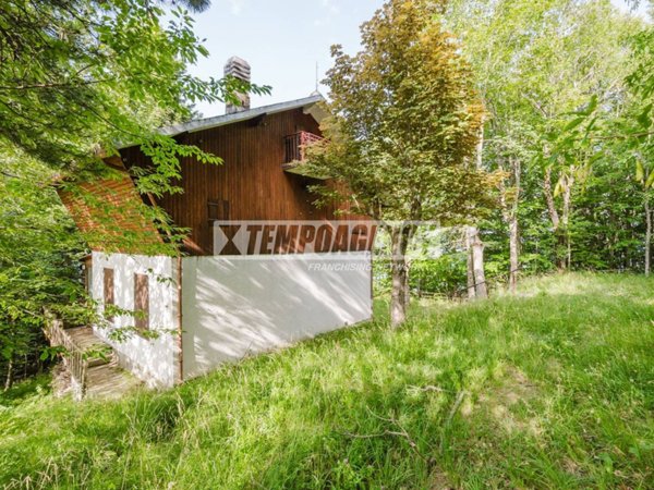 casa indipendente in vendita a Sestola in zona Pian del Falco