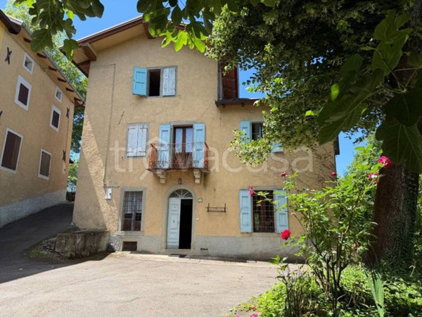 casa indipendente in vendita a Sestola in zona Vesale