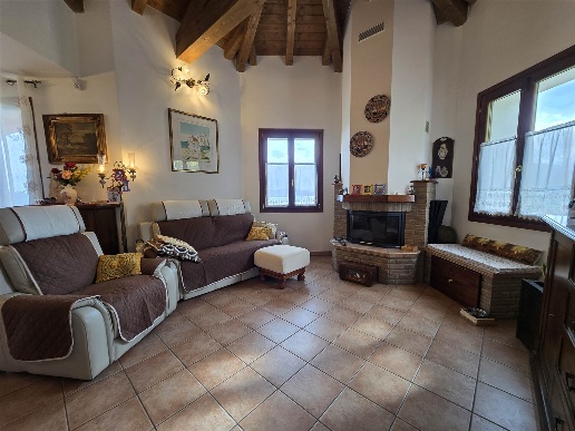casa indipendente in vendita a Sestola in zona Pian del Falco